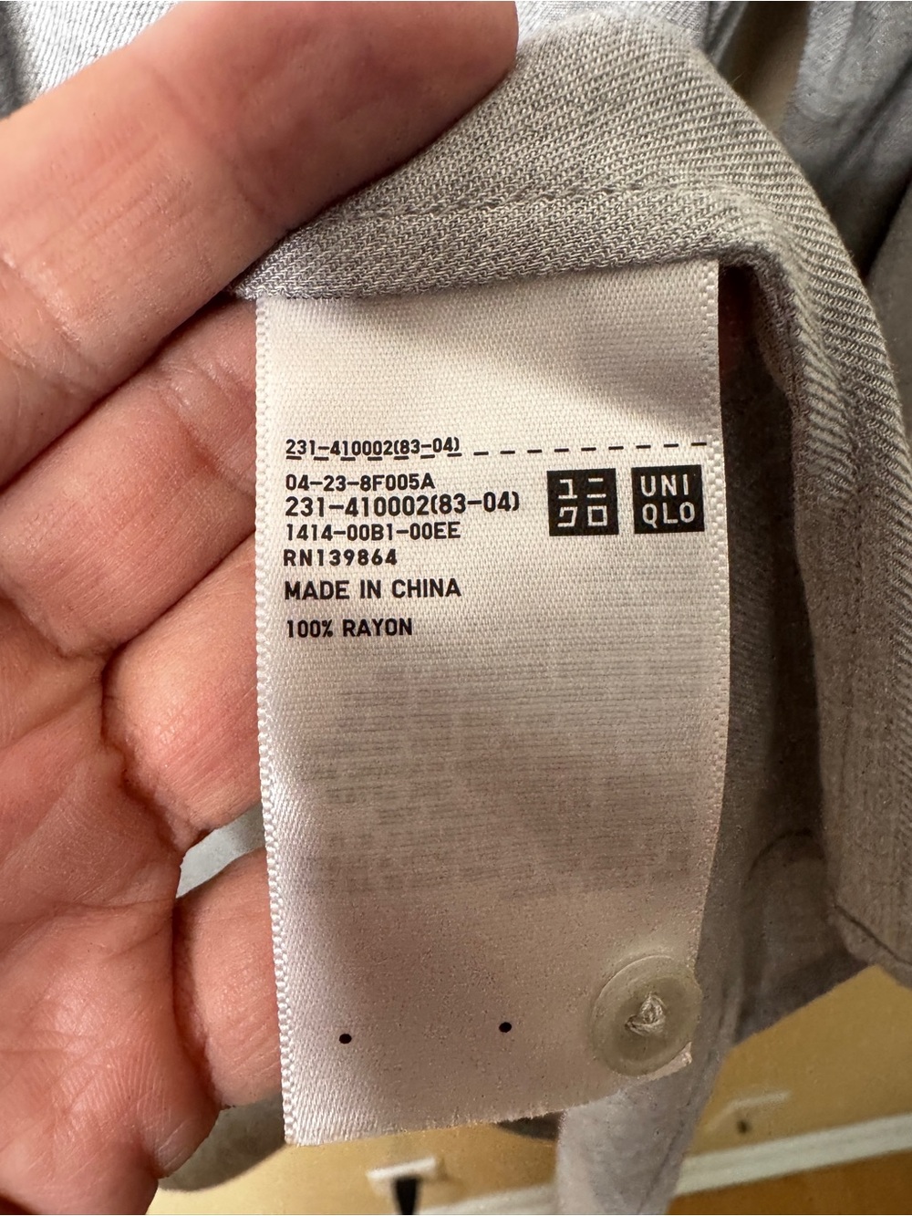Uniqlo Women’s Gray Long Sleeve Button Down Shirt Blouse Size M Casual Workwear - Picture 3 of 7